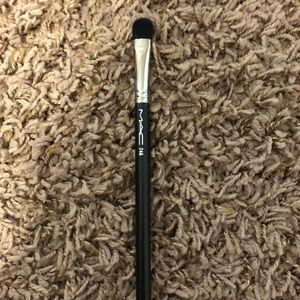 MAC 246 brush